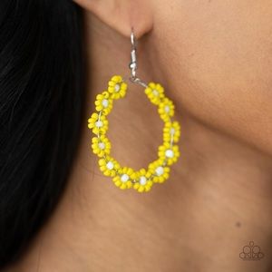 Paparazzi Daisy Earrings